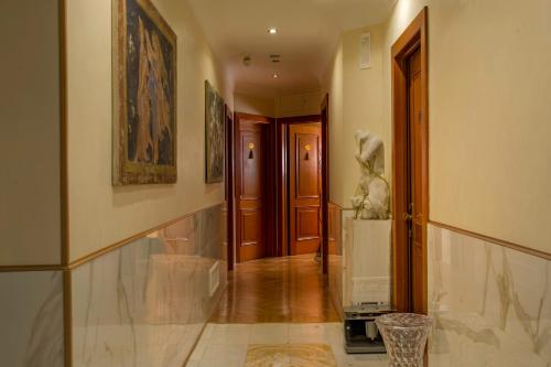 Luxury Rooms H 2000 Roma - image 12