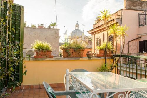 Coliseum top floor with terrace and view - Apartment - Rome