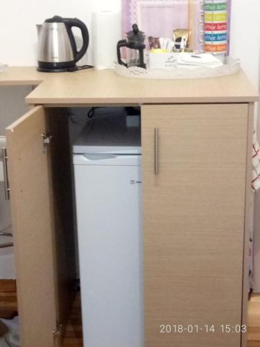 Modern, ideally located studio apartment