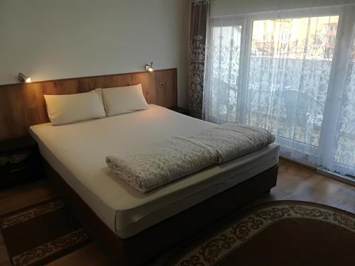 Family Hotel "May" in 佩特里奇