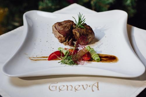 Geneva Hotel - image 6