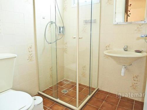 Guaruja Enseada 8 lugares a meia quadra da praia