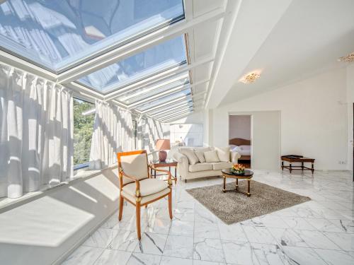 2 bedrooms, 4 beds