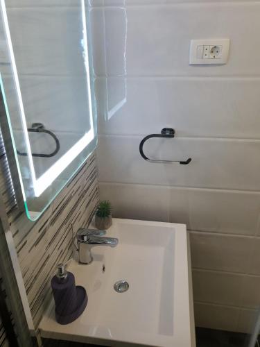 Ana Tudor Apartments - main image