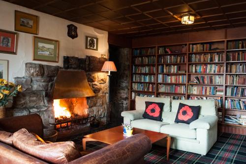 Спільний лаунж/ТБ зона, Loch Ness Lodge Hotel in Драмнедрочіт