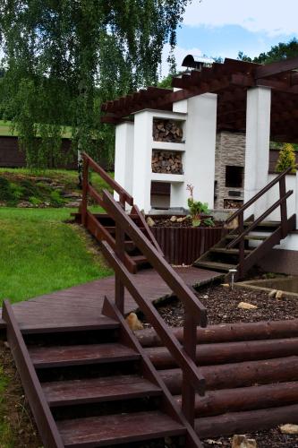 Sleeps 6