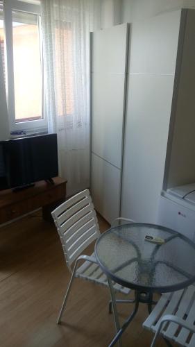  Apartmani Ivek Split Podstrana, Pension in Podstrana