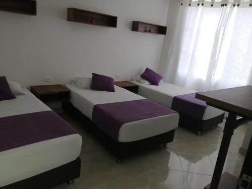 3 twin beds