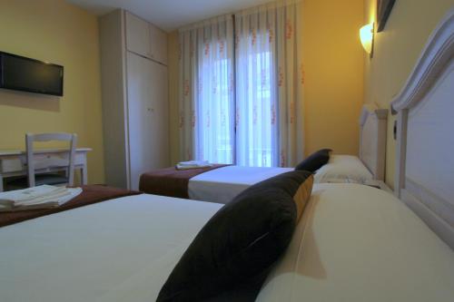 Single Room image 10