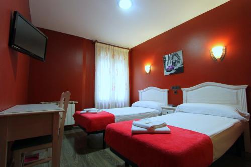 Hostal Regio - image 5