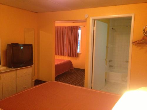 Red Carpet Inn Niagara Falls in Niagara Falls, USA