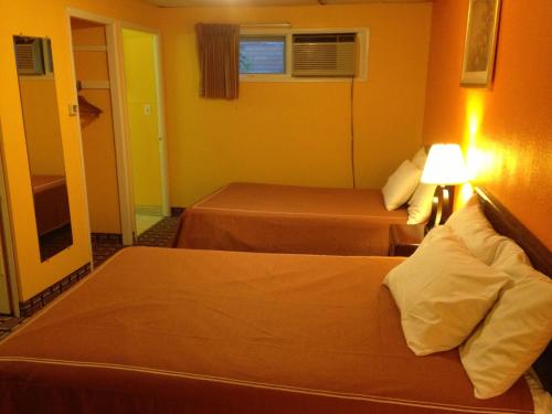 Red Carpet Inn Niagara Falls in Niagara Falls, USA