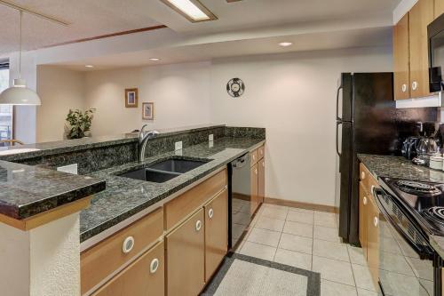 2094 The Pines Condo - image 4