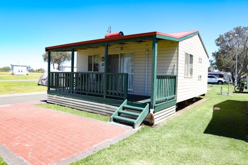 2 bedrooms, 4 beds