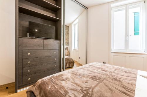 Queen Apartment - image 10