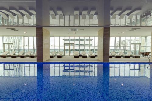 泳池, 巴統貝斯特韋斯特高級酒店 (Best Western Premier Batumi) in 巴統