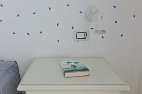 Triple Room with Balcony image 7