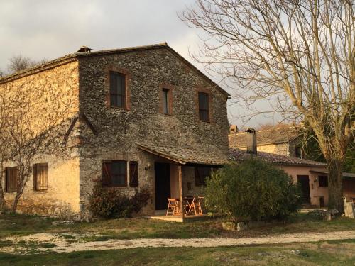 Silence and relaxation for families and couples in the countryside of Umbria