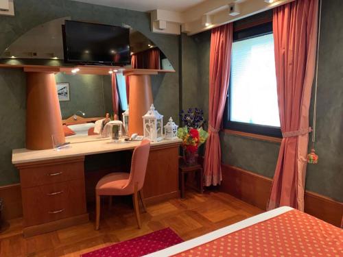 HR Hotel - image 7