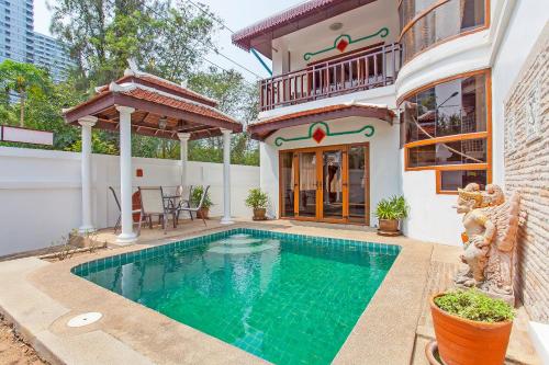 Bali Palms 3BR Private Pool Villa 250m to Beach Bali Palms 3BR Private Pool Villa 250m to Beach