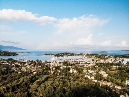  Villa in uphill with marina view in Kontokali
