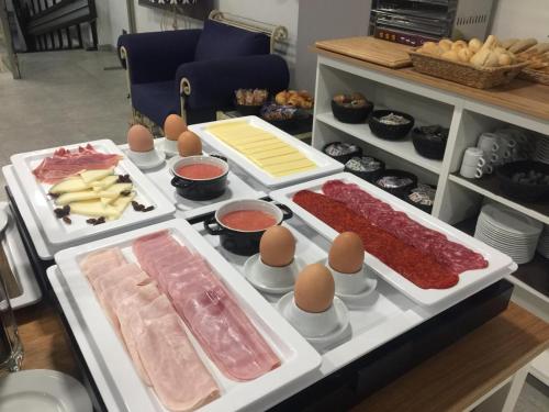 Hotel Itaca Artemisa - image 5