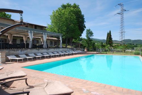 Spoleto by the pool - image 7