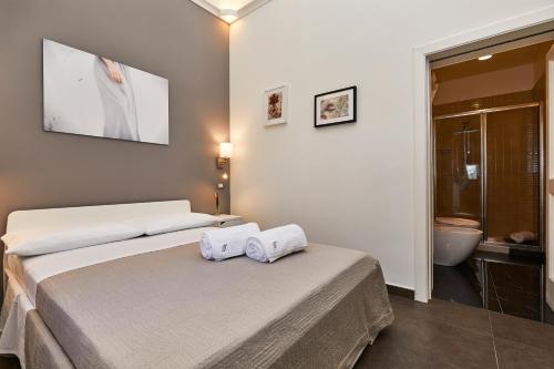 Donna Teresa Guest House Located in Lecce City Center, Donna Teresa Guest House is a perfect starting point from which to explore Lecce. The property has everything you need for a comfortable stay. Free Wi-Fi in all rooms, da