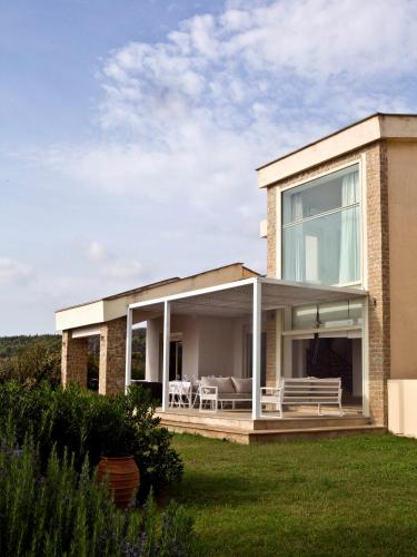  Cornetto Beachfront Villa, Salonikiou in Akti Salonikiou