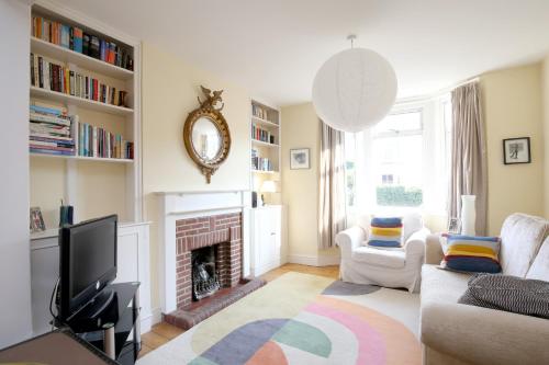 Large & Lovable Home For 6 ? Central Oxford