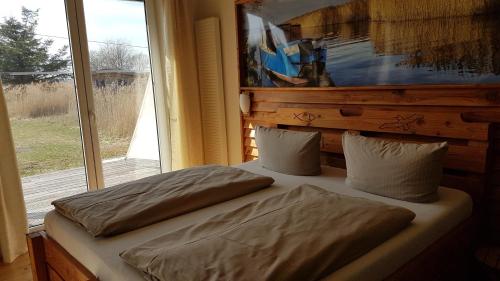 2 twin beds