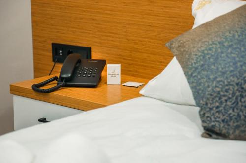 White Golden Suite Hotel - image 3