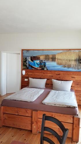 1 double bed, 1 bunk bed