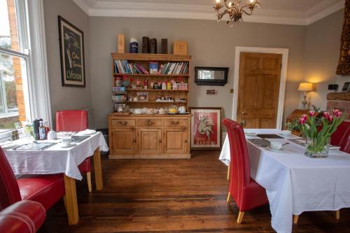 Treherne House & The Malvern Retreat - image 5