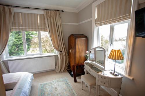 Treherne House & The Malvern Retreat - image 11