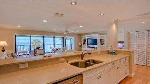 Mariner Point 232 - image 3