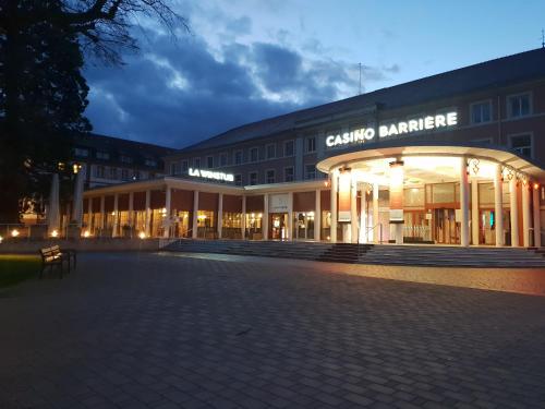 Kaszinó, Meublés du 25 N2 F2 RDC (Meubles du 25 N2 F2 RDC) in Niederbronn-les-Bains