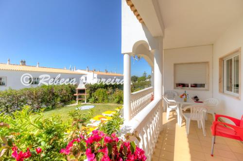  Garden Apartment, Unterkunft in Alvor