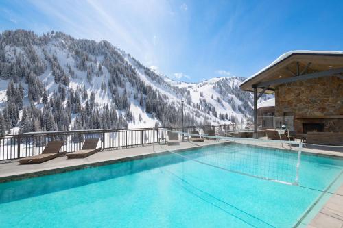 189908570 The Snowpine Lodge