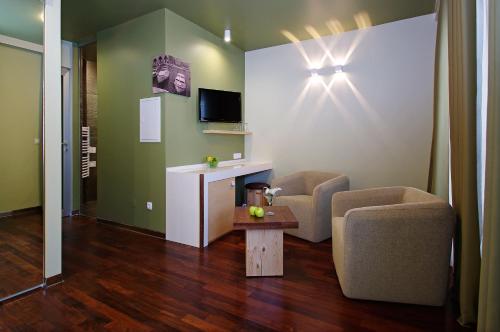 Superior Double or Twin Room with Balcony image 10