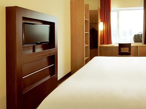 Hotel ibis Lisboa Jose Malhoa - image 2