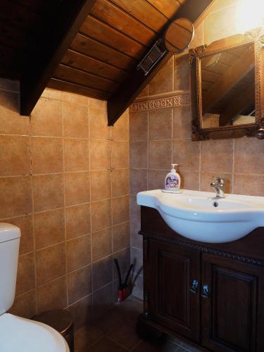 Bathroom, Traditional Tower in the center of kalamoti in Agia Trias