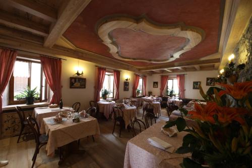Restorāns, Albergo Centrale in Forni Di Sopra