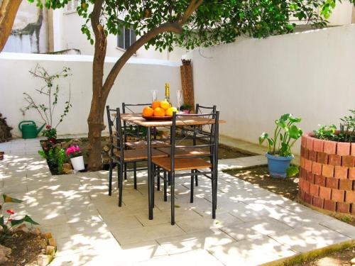  Garden cozy nest, studio in Athen