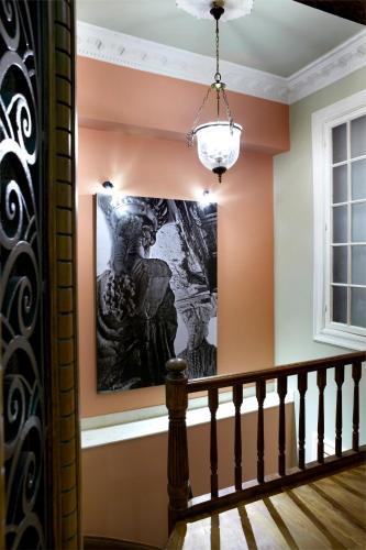 Sweet Home Hotel - image 12