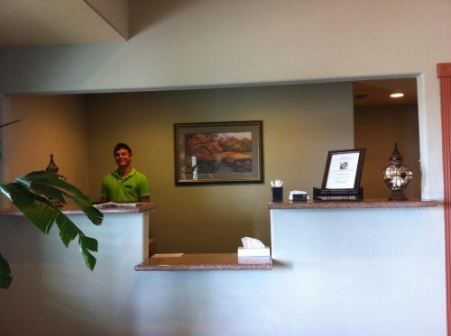 Southern Inn and Suites Yorktown - image 5