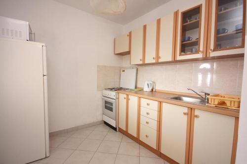 Apartments by the sea Drage Biograd - 6171 - image 6