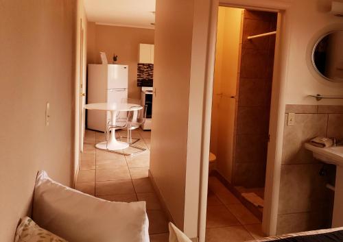 Red Rock Motel and Dam Motel Room Type - Queen Studio