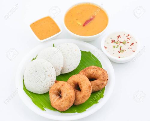 Sarovara Deluxe Rooms – Chennai, IL