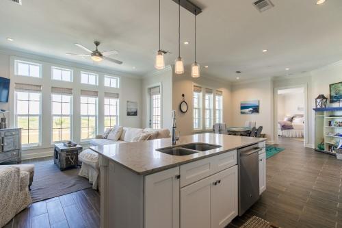 Sunny Port Aransas Resort - image 2